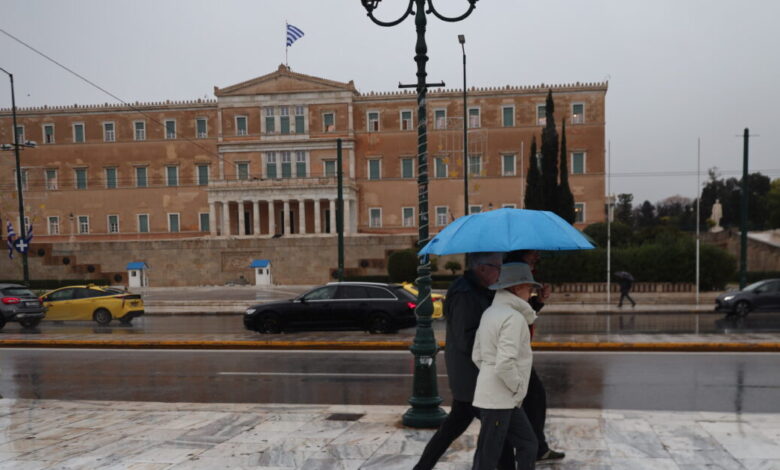 Καιρός-σήμερα:-Καταιγίδες-σε-Κρήτη-και-Κυκλάδες-–-Βελτίωση-στα-βόρεια-και-δυτικά