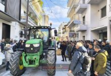 Διαμαρτυρία-αγροτών-στο-γραφείο-του-Τσιάρα-–-Ανοιχτός-στον-διάλογο-ο-υπουργός