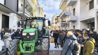 Διαμαρτυρία-αγροτών-στο-γραφείο-του-Τσιάρα-–-Ανοιχτός-στον-διάλογο-ο-υπουργός