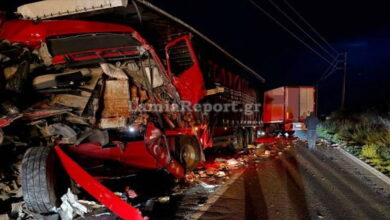 Σοκαριστικό-τροχαίο-έξω-απο-την-Αμφίκλεια:-Μετωπική-σύγκρουση-δύο-φορτηγών-–-Παρέσυραν-και-αυτοκίνητο