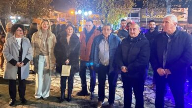 Μεγαλοχώρι:-Φωταγωγήθηκε-το-χριστουγεννιάτικο-δέντρο