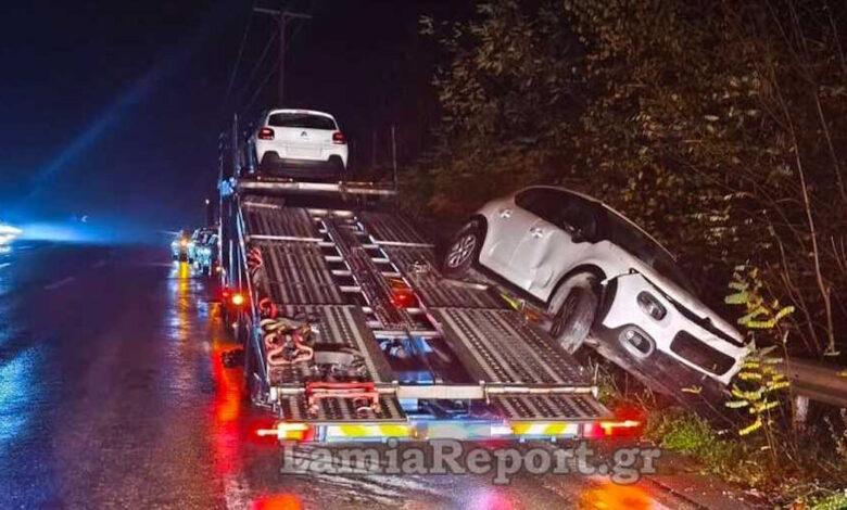 Φθιώτιδα:-Όχημα-«έφυγε»-από-αυτοκινητάμαξα-σε-παράδρομο-–-Δείτε-φωτογραφίες