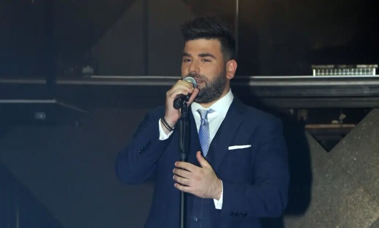 Παντελής-Παντελίδης:-Εκδικάστηκαν-οι-αποζημιώσεις-για-το-τροχαίο-–-48.000-ευρώ-σε-Κυριάκου-και-Αρναούτη-δίνει-η-οικογένεια-του-τραγουδιστή