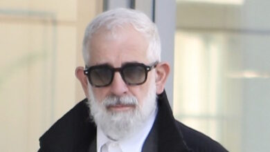 Πέτρος-Φιλιππίδης:-«Είμαι-έξι-μήνες-άστεγος-και-έχω-καταστραφεί-οικονομικά»-λέει-μετά-το-πόρισμα-για-τη-φωτιά-στο-σπίτι-του