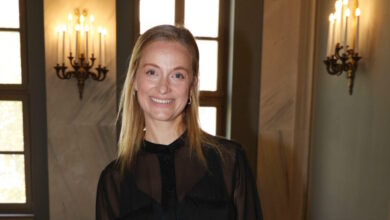 Λένα-Δροσάκη:-Αινιγματική-απάντηση-σε-ερώτηση-για-το-αν-θα-γίνει-κουμπάρα-στον-γάμο-της-Αθηνάς-Οικονομάκου