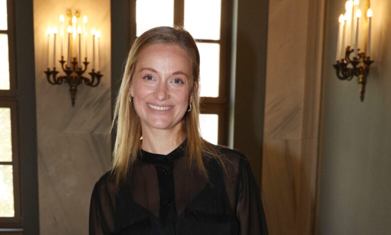 Λένα-Δροσάκη:-Αινιγματική-απάντηση-σε-ερώτηση-για-το-αν-θα-γίνει-κουμπάρα-στον-γάμο-της-Αθηνάς-Οικονομάκου