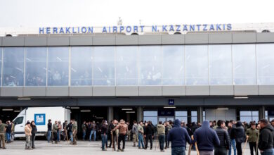 Αγρότες:-Ακύρωσαν-pet-scan-ασθενών-στο-ΠΑΓΝΗ-λόγω-των-μπλόκων-στο-αεροδρόμιο-Ηρακλείου-–-Δεν-έγινε-η-αερομεταφορά-του-ραδιοφαρμάκου