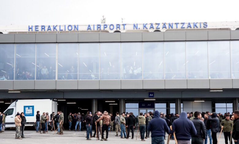 Αγρότες:-Ακύρωσαν-pet-scan-ασθενών-στο-ΠΑΓΝΗ-λόγω-των-μπλόκων-στο-αεροδρόμιο-Ηρακλείου-–-Δεν-έγινε-η-αερομεταφορά-του-ραδιοφαρμάκου