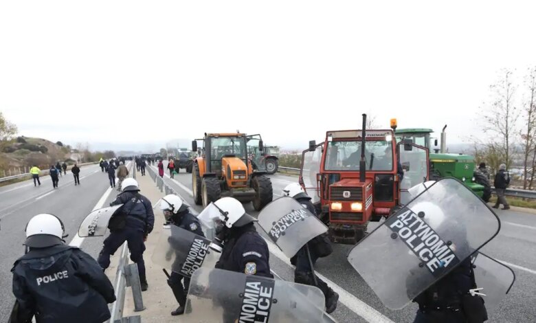 Η-ΕΛΑΣ-διαψεύδει-τα-δημοσιεύματα-περί-χρήσης-«πλαστικών-σφαιρών»-από-αστυνομικούς-κατά-αγροτών-στα-μπλόκα-στην-Κρήτη