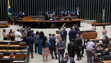Χάος-στο-κογκρέσο-της-Βραζιλίας-κατά-την-προσπάθεια-μείωσης-της-ποινής-του-Μπολσονάρου