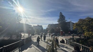 Ήλιος-και-κίνηση-στο-κέντρο-των-Τρικάλων-σήμερα