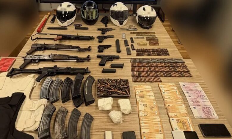 greek-mafia:-Το-οπλοστάσιο-που-βρήκε-η-Αστυνομία-στη-γιάφκα-της-Καλλιθέας