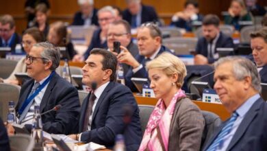 Σκρέκας:-sos-για-κόστος-παραγωγής-–-ευρωπαϊκή-απάντηση-στο-στεγαστικό