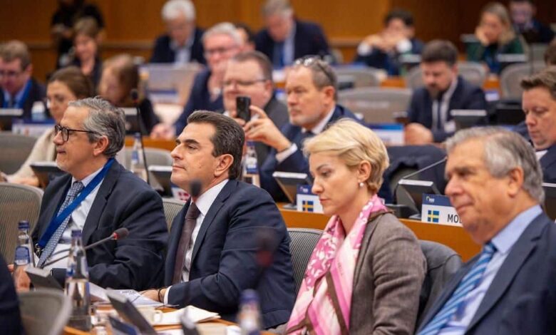 Σκρέκας:-sos-για-κόστος-παραγωγής-–-ευρωπαϊκή-απάντηση-στο-στεγαστικό