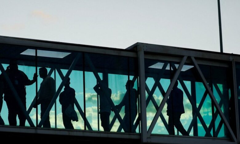 Με-διαβατήριο-το-ιστορικό-στα-social-media-θα-μπαίνουν-οι-τουρίστες-από-42-χώρες-στις-ΗΠΑ-–-Ανάμεσά-τους-και-η-Ελλάδα