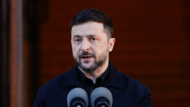 Ζελένσκι:-«Παραγωγική»-η-πρώτη-συνομιλία-με-τις-ΗΠΑ-για-την-ανοικοδόμηση-της-Ουκρανίας-μετά-τον-πόλεμο