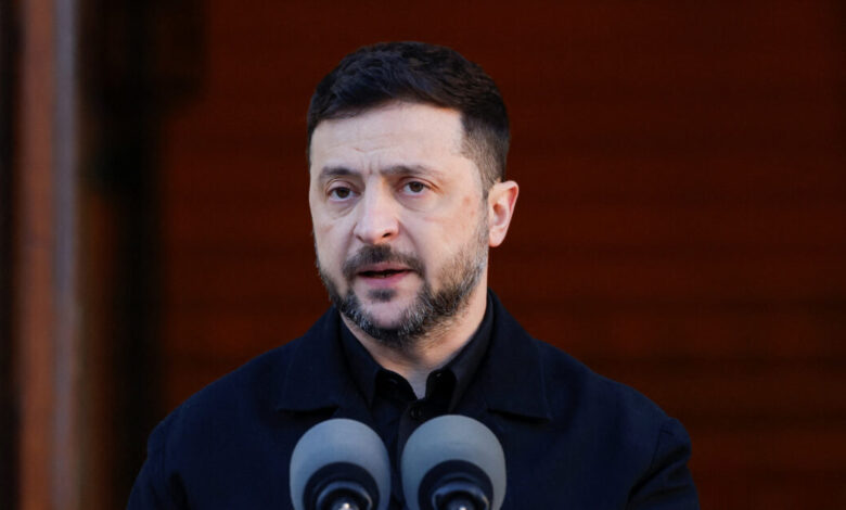 Ζελένσκι:-«Παραγωγική»-η-πρώτη-συνομιλία-με-τις-ΗΠΑ-για-την-ανοικοδόμηση-της-Ουκρανίας-μετά-τον-πόλεμο