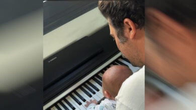 Η-Ιωάννα-Τριανταφυλλίδου-φωτογράφισε-τον-Κίμωνα-Κουρή-να-παίζει-πιάνο-με-τον-γιο-τους