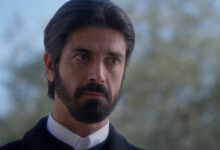 Άγιος-έρωτας-–-επόμενο-επεισόδιο:-Ο-πατήρ-Νικόλαος-αποδέχεται-την-πρόταση-της-Φανής-να-αναλάβει-την-Πετρούλα