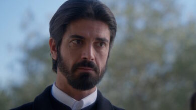 Άγιος-έρωτας-–-επόμενο-επεισόδιο:-Ο-πατήρ-Νικόλαος-αποδέχεται-την-πρόταση-της-Φανής-να-αναλάβει-την-Πετρούλα