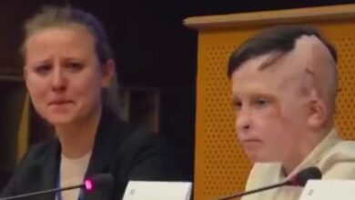 «Ήταν-η-τελευταία-φορά-που-είδα-τη-μητέρα-μου»:-Ο-11χρονος-Ουκρανός-που-«λύγισε»-τη-διερμηνέα-στο-Ευρωπαϊκό-Κοινοβούλιο