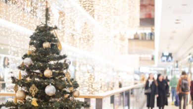 Εορταστικό-ωράριο-2025:-Ξεκίνησε-σήμερα-σε-Αθήνα-και-Πειραιά-–-Ποιες-Κυριακές-θα-είναι-ανοιχτά-τα-καταστήματα