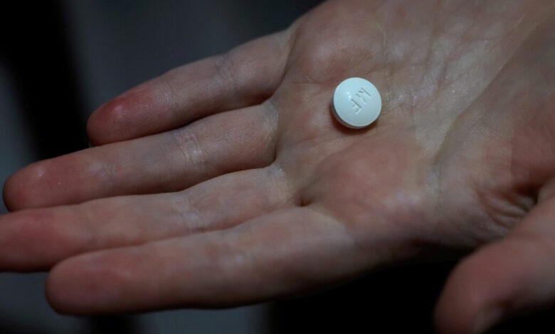 Απίστευτο-περιστατικό-σε-νοσοκομείο:-nοσηλεύτρια-αντί-να-δώσει-φάρμακο-σε-ασθενή-το-κατάπιε-η-ίδια