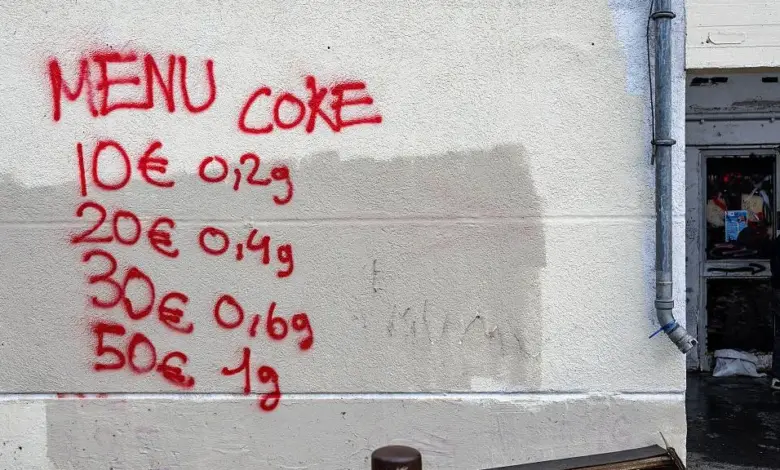 Διαστάσεις-μάστιγας-στη-Γαλλία-η-διακίνηση-ναρκωτικών-από-εφήβους