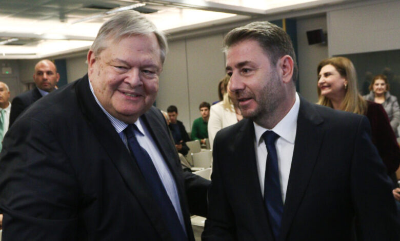 Ανδρουλάκης-και-Βενιζέλος-ανοίγουν-διάλογο-για-τη-Συνταγματική-Αναθεώρηση-και-το-άρθρο-περί-ευθύνης-υπουργών