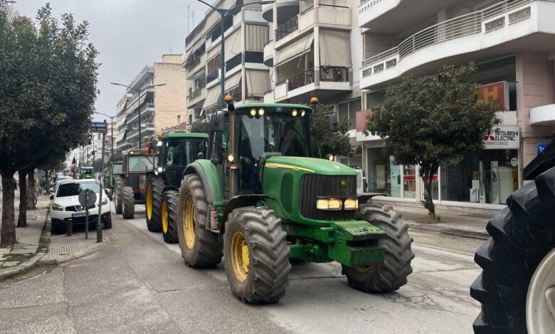 Αγρότες-σε-μπλόκα:-Τα-λεφτά-χάθηκαν,-η-οργή-ξεχειλίζει