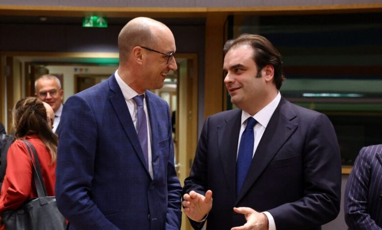 Πώς-είδαν-τα-βελγικά-ΜΜΕ-την-εκλογή-Πιερρακάκη-στο-eurogroup-–-«Μόνο-5-ψήφους-για-τον-Βέλγο-Βαν-Πέτεγκεμ»