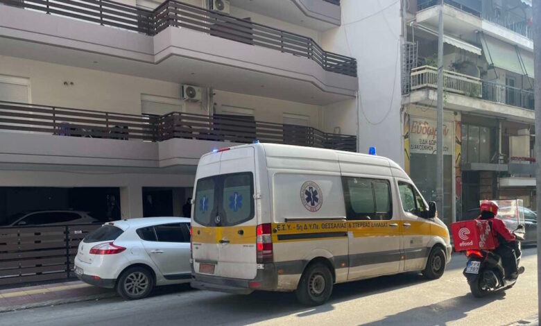 Λάρισα:-Νεκρός-54χρονος-που-έπεσε-στο-κενό-από-ταράτσα-πολυκατοικίας