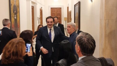 Κυριάκος-Πιερρακάκης:-Συγχαρητήρια-και-αγκαλιές-για-την-προεδρία-του-eurogroup-–-Όσα-έγιναν-πριν-μπει-στην-ολομέλεια-της-Βουλής