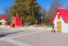 Σε-λειτουργία-το-“Χωριό-των-Χριστουγέννων”-στην-είσοδο-του-Παυσιλύπου