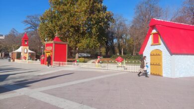 Σε-λειτουργία-το-“Χωριό-των-Χριστουγέννων”-στην-είσοδο-του-Παυσιλύπου