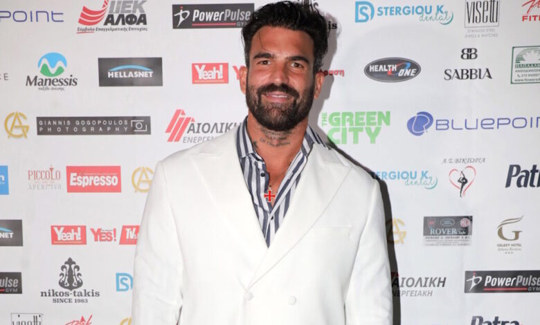 o-Δημήτρης-Αλεξάνδρου-ακούει-Ρία-Ελληνίδου-την-ώρα-που-οδηγεί,-μετά-τη-φημολογούμενη-σχέση-τους