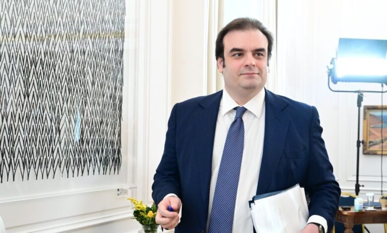 Ο-esm-στην-εποχή-Κυριάκου-Πιερρακάκη:-Το-«σύμβολο»-της-σκληρής-περιόδου-των-μνημονίων-αποκτά-προεδρία-με-ελληνική-υπογραφή