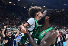 Ο-γιος-του-Ματίας-Λεσόρ-του-Παναθηναϊκού-«έκλεψε»-την-παράσταση-με-μπλούζα-με-τον-Ομπράντοβιτς-στο-Παρτιζάν-–-Ερυθρός-Αστέρας