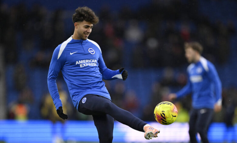 Ο-Μπάμπης-Κωστούλας-έχει-«κερδίσει»-τον-προπονητή-της-Μπράιτον:-«Κάθε-φορά-που-παίζει-κάνει-αισθητή-την-παρουσία-του»