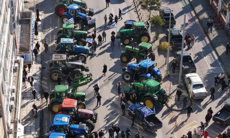 Εκπρόσωποι-από-40-μπλόκα-στη-Νίκαια-αποφασίζουν-για-τη-στάση-τους-και-τη-συνάντηση-με-Μητσοτάκη