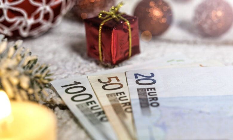 Δώρο-Χριστουγέννων-2025:-Πότε-ξεκινούν-οι-πληρωμές-–-Πως-να-το-υπολογίσετε