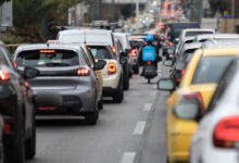 Πειραιάς:-Οδηγός-αυτοκινήτου-ξυλοκόπησε-ντελιβερά-για-την-προτεραιότητα