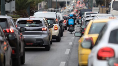 Πειραιάς:-Οδηγός-αυτοκινήτου-ξυλοκόπησε-ντελιβερά-για-την-προτεραιότητα