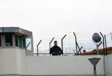 Έφοδος-της-αστυνομίας-στις-φυλακές-Κορυδαλλού-«αποκάλυψε»-κινητά-τηλέφωνα,-καλώδια-φόρτισης-και-θήκες-ασύρματων-ακουστικών