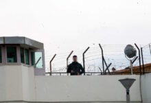 Έφοδος-της-αστυνομίας-στις-φυλακές-Κορυδαλλού-«αποκάλυψε»-κινητά-τηλέφωνα,-καλώδια-φόρτισης-και-θήκες-ασύρματων-ακουστικών