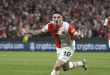 Ο-Χρήστος-Ζαφείρης-αποθεώθηκε-στο-τελευταίο-του-παιχνίδι-με-τη-Σλάβια-Πράγας-πριν-τη-«μετακόμιση»-στον-ΠΑΟΚ