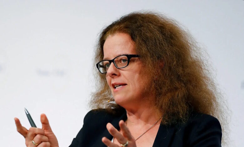 ΕΚΤ:-Αύξηση-επιτοκίων-προβλέπεται-από-την-Ιζαμπέλ-Σνάμπελ-και-τους-οικονομολόγους