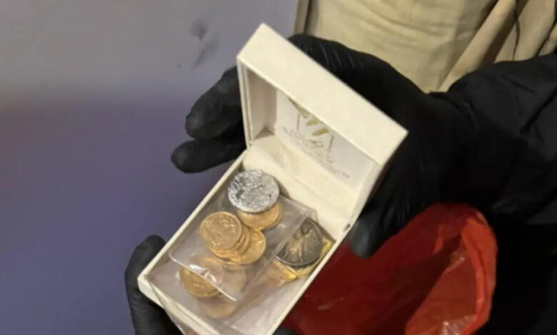 ΟΠΕΚΕΠΕ:-Σε-11-τραπεζικούς-λογαριασμούς-διακινούσαν-τα-κέρδη-τα-μέλη-του-κυκλώματος-με-τις-παράνομες-επιδοτήσεις-στην-Κρήτη-–-Βρέθηκαν-λίρες-και-ράβδοι-χρυσού