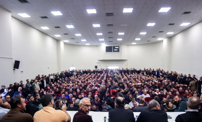 Αγρότες:-«Ο-Μητσοτάκης-έκλεισε-συνάντηση-μόνος-του»,-λένε-–-Σε-εξέλιξη-η-πανελλαδική-σύσκεψη-στη-Νίκαια-Λάρισας