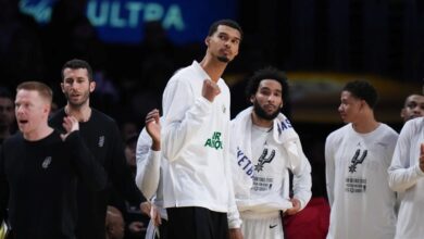 nba-cup:-Σαν-Αντόνιο-και-Νικς-θα-διεκδικήσουν-το-κύπελλο